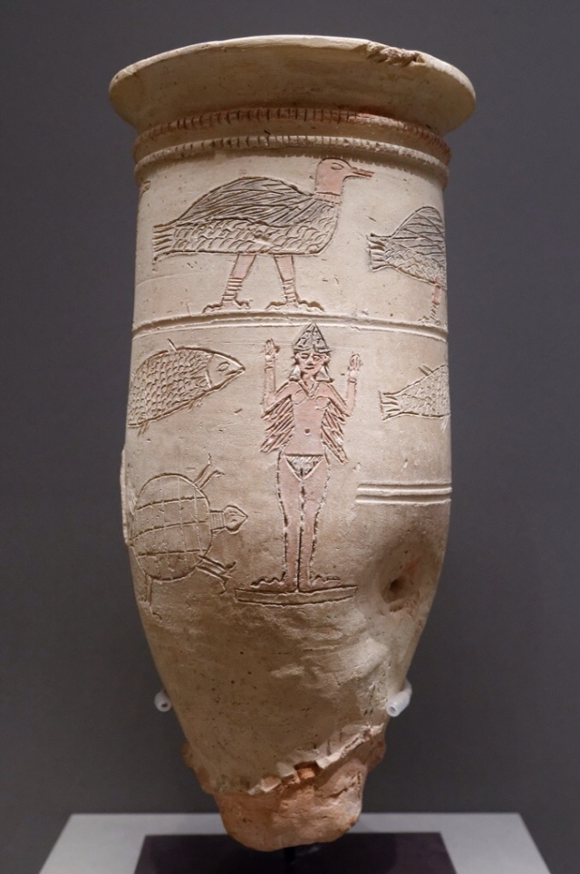 Ishtar vase, goddess with bird feet 