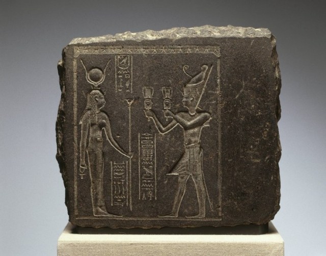 King before Hathor